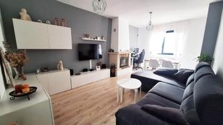 Maison jumelée à Las Jaras. Casa adosada lista para entrar a vivir, con sótano, placas solar