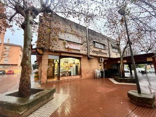 Local Comercial  De la paz. Oportunidad de negocio, estupenda panadería en parque azahara