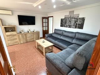 Lloguer Pis  Calle lomas. Reformado y a estrenar 3 dormitorios 1 baño parque azahara
