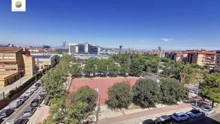 Location Appartement  Calle almuñecar. Piso en zona del parque lagos de granada