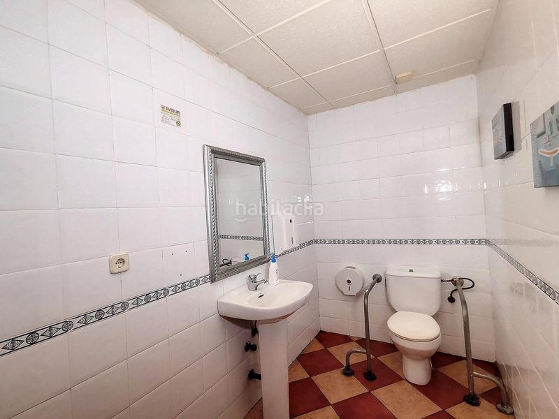 Foto b5c0e623-d7cf-4644-8b5f-747a489392d3. Local comercial barcafetería en venta junto al centro de salud en Armilla