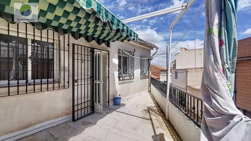 Foto 65661866-379a-49ea-826f-1043120a3717. Casa amb aparcament a Avda. De los Ogíjares Armilla