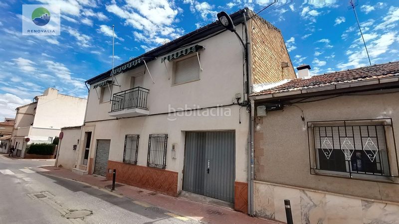 Foto a0ad2039-996b-4490-ac3d-ed16b34f6381. Casa amb aparcament a Avda. De los Ogíjares Armilla