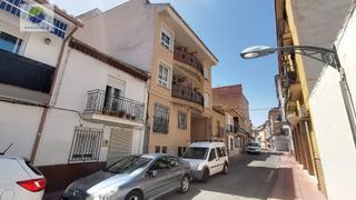 Planta baixa  Calle cervantes. Piso con gran patio en pleno centro de armilla