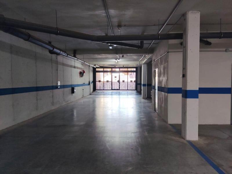 Foto be366934-ee7c-4325-bec9-6b53adf73a9f. Miete autoparkplatz in calle de darwin 18 in San Miguel Armilla