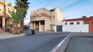 Pis  Orense. Piso junto a base area de armilla