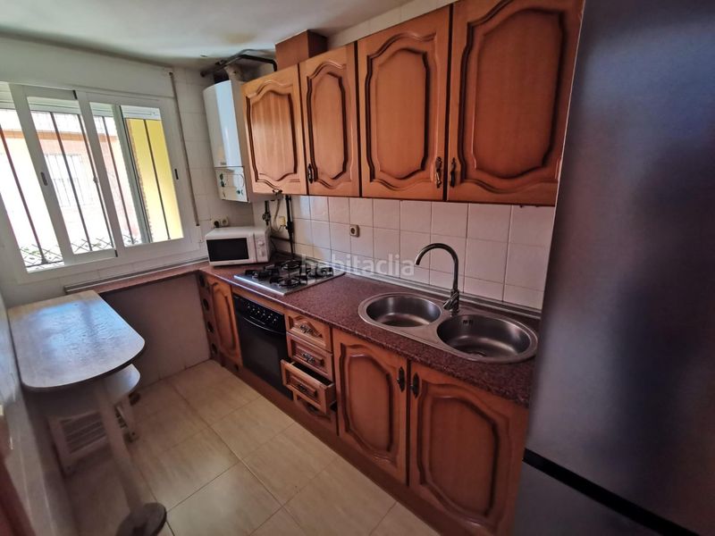 Foto bda1ac2d-f066-4dca-9bf4-7c5a69dfe22f. Lloguer dúplex amb calefacció aparcament a San Antón Armilla