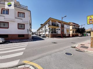 Rent Flat  Calle doctor marañón. Piso junto teatro municipal de armilla en armilla