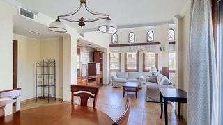 Location Appartement  Avenida san cayetano. Piso amueblado de alto standing junto a parada de metro de churr
