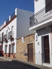 Terreny residencial a Villaverde del Río. Novedad , centrico, solar de 160 metros con salida a dos calles,