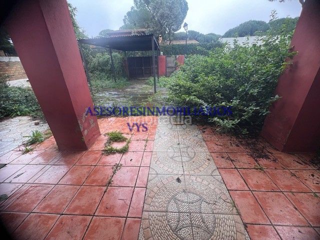 Foto 928ad9c5-3cd2-46b9-b04a-84119bff8235. Chalet en calle abeto 19 ¡bajada de precio! urbanización la juliana: ahora por tan solo 295.000 €. en Bollullos de la Mitación