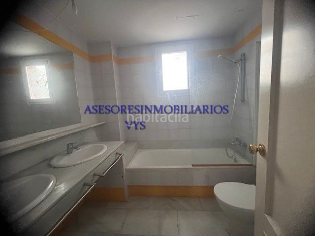 Foto d72ff564-d96b-452a-902b-f0de4168b620. Chalet en calle abeto 19 ¡bajada de precio! urbanización la juliana: ahora por tan solo 295.000 €. en Bollullos de la Mitación