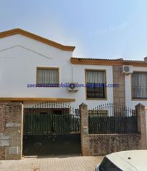 Casa adosada  Calle constantino ponce de la fuente. Novedad, sin comisión para el comprador venta adosado en sevilla