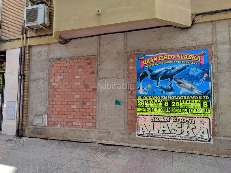 Foto 308e9452-4923-48e9-99f9-d9a701fed4c3. Lloguer local comercial a calle andrés bernáldez 1a a Sevilla