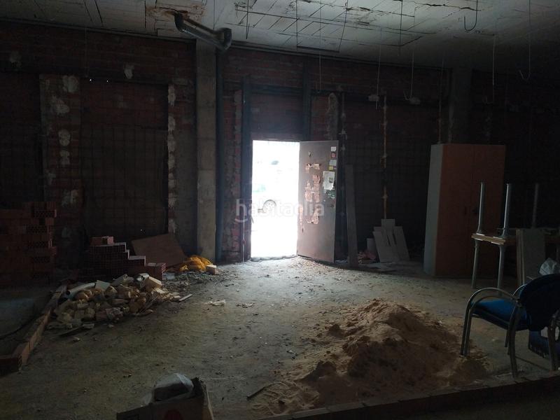 Foto dc67c489-b469-4cb6-9aa9-8b840b6930c1. Rent business premise in calle andrés bernáldez 1a in Sevilla