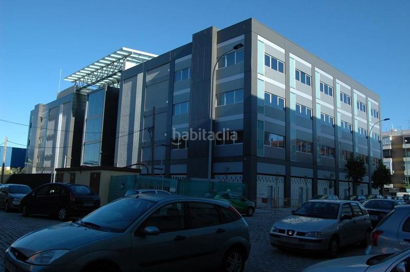 Foto 5fa947bf-0b3a-47d2-bfe4-c663c199ea41. Posto auto in avenida de hytasa 43 in El Cerro Sevilla