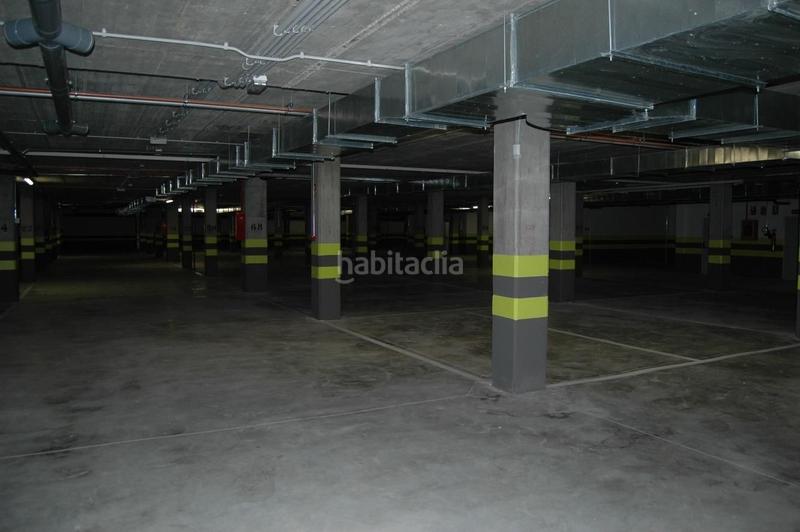 Foto dae241b7-c768-48a4-b3ab-f87d17d7f2dc. Posto auto in avenida de hytasa 43 in El Cerro Sevilla