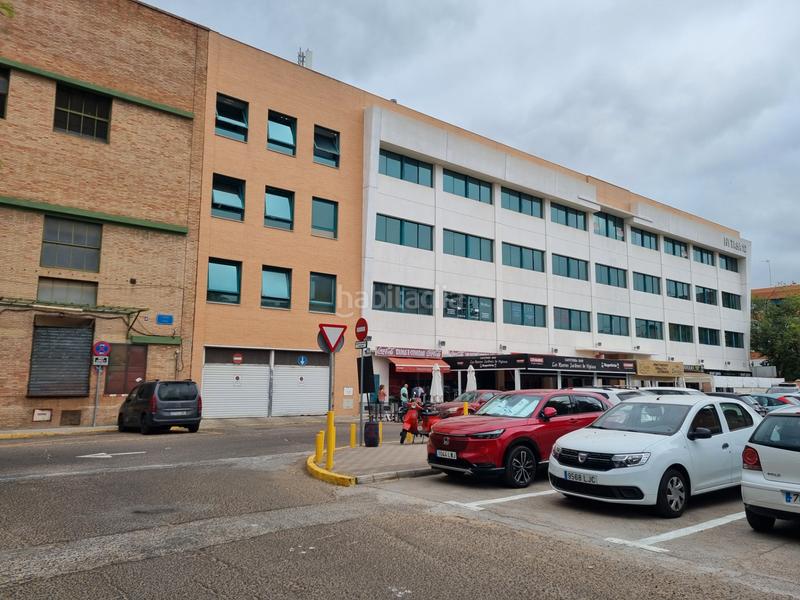 Foto 244a0b60-4da8-4b0f-a200-7f68c8033564. Office space in avenida de hytasa 12 in El Cerro Sevilla