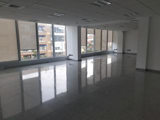 Office space in Avenida de hytasa 43. **oficina en venta en ubicación estratégica - ideal para inversi