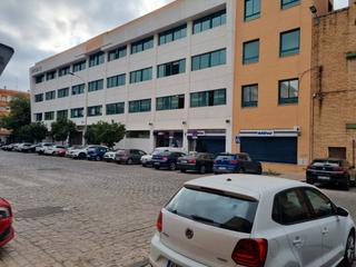 Local commercial à Calle pedro muñoz torres 1. ¡oportunidad única en el cerro del águila!