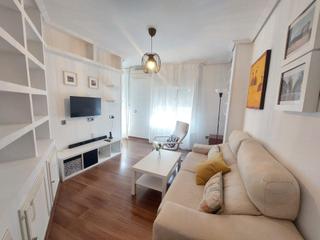 Location Appartement  Calle amapola. Alquiler de piso de tres dormitorios amueblado junto a plaza san