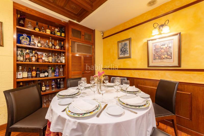 Foto 3411859c-36c5-4f2b-bb98-6b6027f11c68. Alquiler local comercial en marin 16 venta de restaurante en centro histórico en Almería