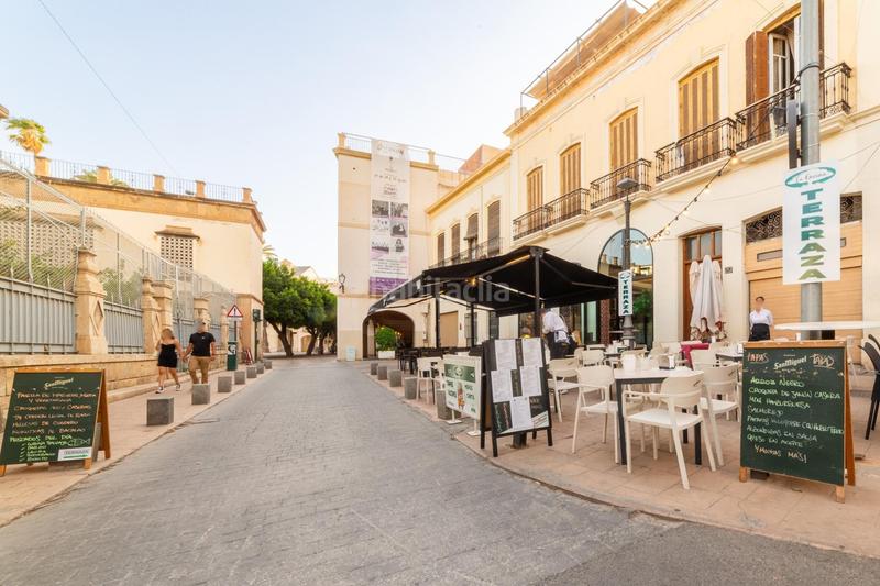 Foto a18f1448-e2b3-466d-8208-a0929b2509ef. Alquiler local comercial en marin 16 venta de restaurante en centro histórico en Almería