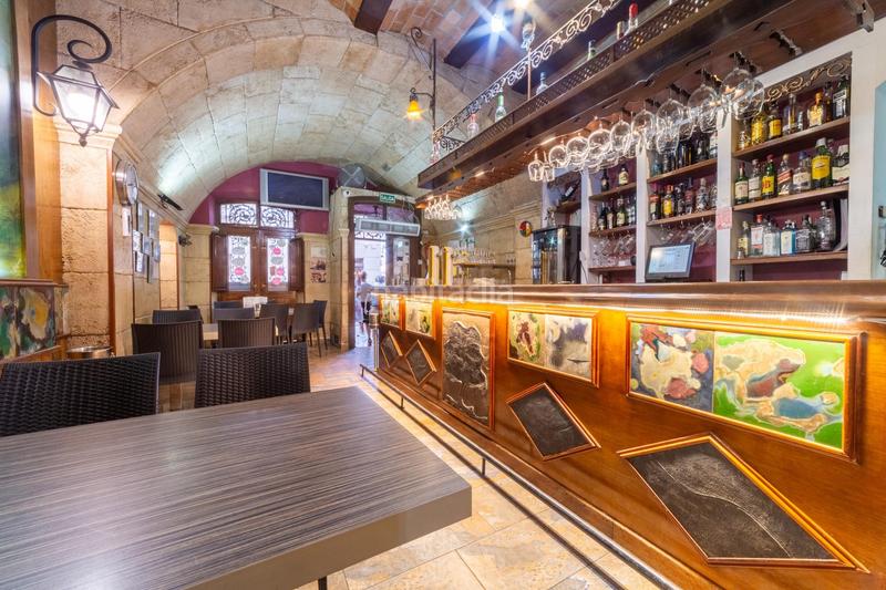 Foto b5ef37dc-aba6-4f4f-8482-f66829b123e6. Alquiler local comercial en marin 16 venta de restaurante en centro histórico en Almería