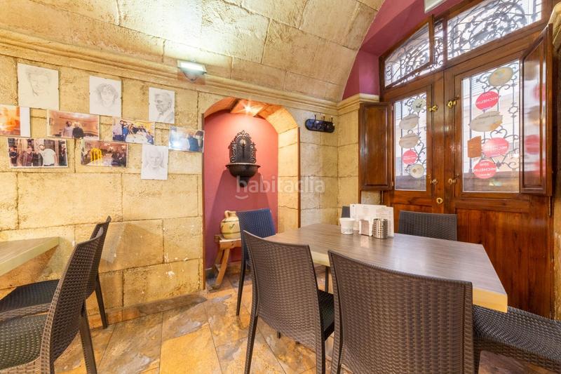 Foto fa5b6691-ee34-4872-a542-115a36d8c4a3. Alquiler local comercial en marin 16 venta de restaurante en centro histórico en Almería