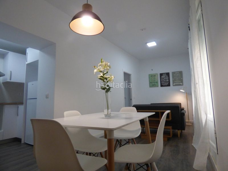 Foto 9110c3bc-6846-4b78-aefd-ea0378d5c1d7. Etagenwohnung in calle cervantes 11 in Centro Almería