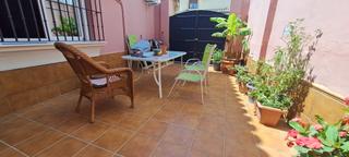Casa adossada a Salteras. Preciosa adosada en el pueblo de salteras, en muy buena zona del
