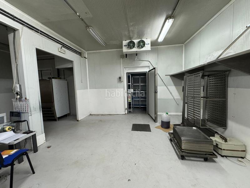 Foto 1930c6c8-c0a5-48db-adba-10c3f6281302. Nau industrial a La Paz Alcalá de Guadaira