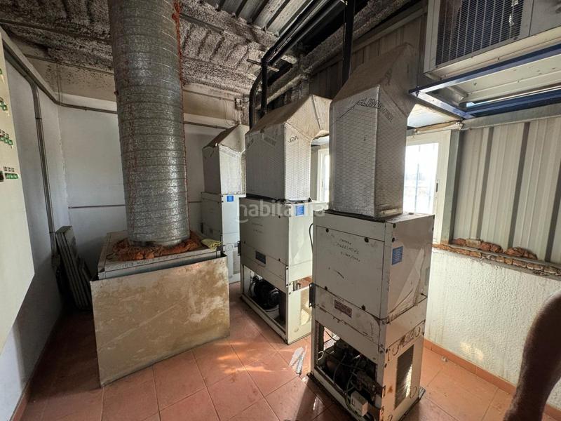 Foto fc525f1e-14fe-4b7e-a415-ea9c75d62afb. Nau industrial a La Paz Alcalá de Guadaira