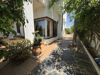 Casa aparellada a Urbasur. Este magnifico chalet pareado en urbasur islantilla te brindara