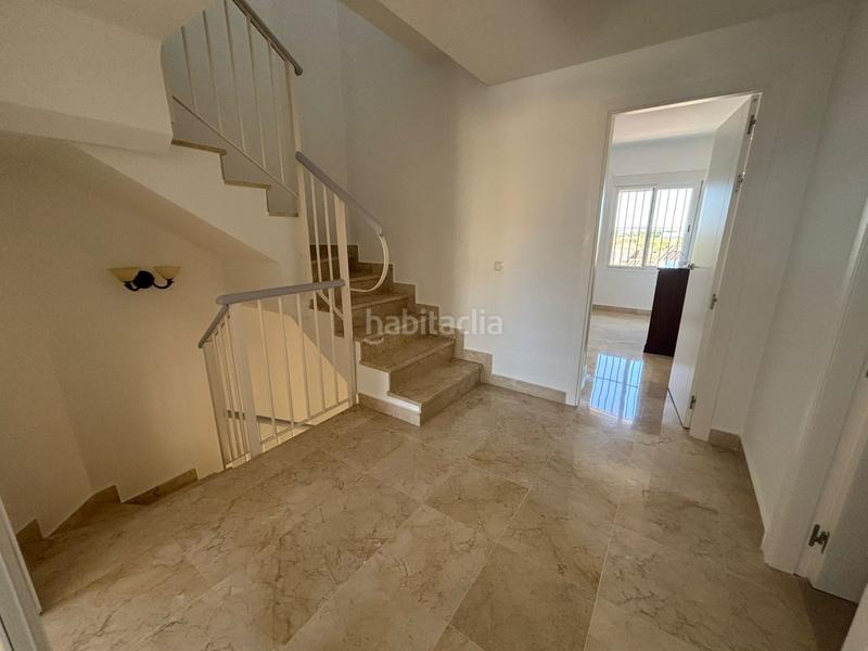 Foto 93bcd6b8-c7f7-4d83-9287-31289f54f8f9. Maison jumelée avec parking piscine dans Aljamar Tomares