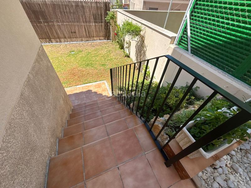 Foto 94fb6518-c9de-49b9-9b85-e4edf29c0f58. Maison jumelée avec parking piscine dans Aljamar Tomares
