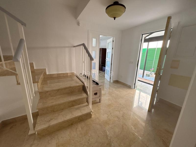 Foto a5804ac6-814d-42bb-8cda-0598e1ce9aee. Maison jumelée avec parking piscine dans Aljamar Tomares