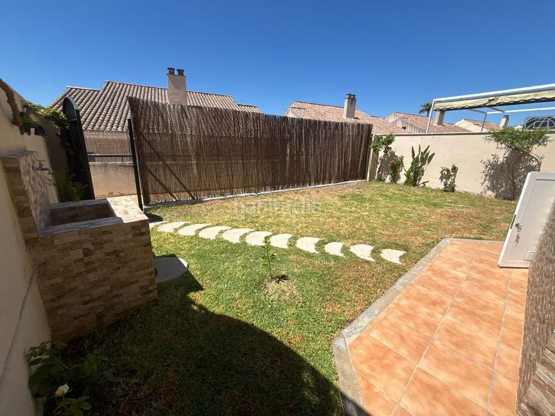 Foto f4302ddc-58c8-4c56-930b-a6f257f534c1. Maison jumelée avec parking piscine dans Aljamar Tomares