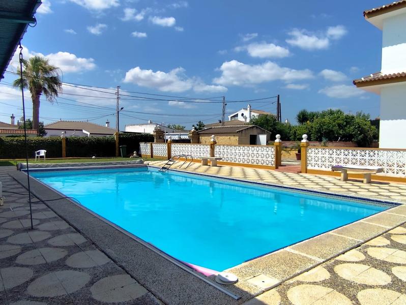 Foto 9e68b252-22de-43c5-a2ee-92e9f7563654. Xalet amb aparcament piscina a Castilleja del Campo