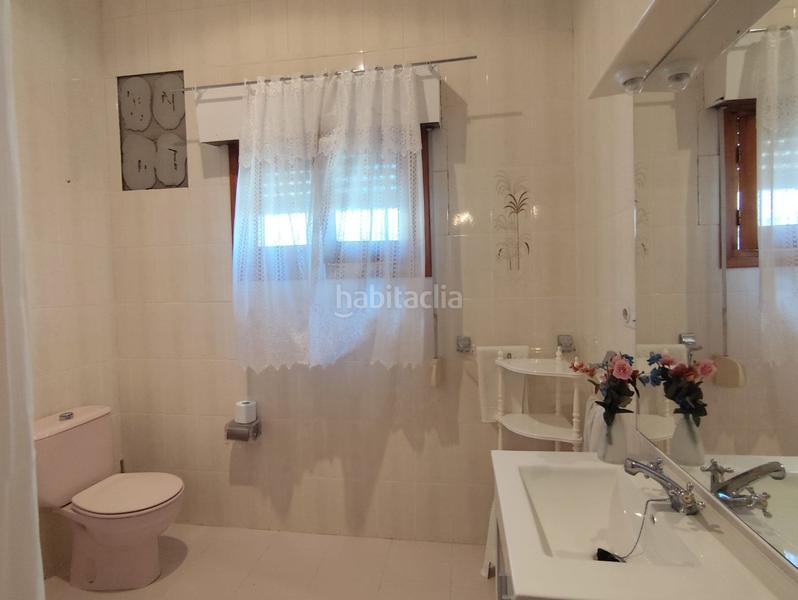 Foto b1139399-2a4b-46c5-92cd-82d021705592. Xalet amb aparcament piscina a Castilleja del Campo
