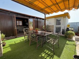 Ático en Castilleja de la Cuesta. Precioso ático tipo dúplex con 80m2 de terraza junto a la calle