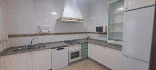 Pis a Sanlúcar la Mayor. Oportunidad en el corazón de sanlucar la mayor!!se vende en excl