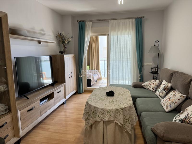 Foto 487b3aa3-b519-47fd-9045-5fa00e52f13e. Piso precioso piso en una de las mejores comunidades de la Zona Universitaria .el piso consta de recibidor de entrada. salon en Bormujos