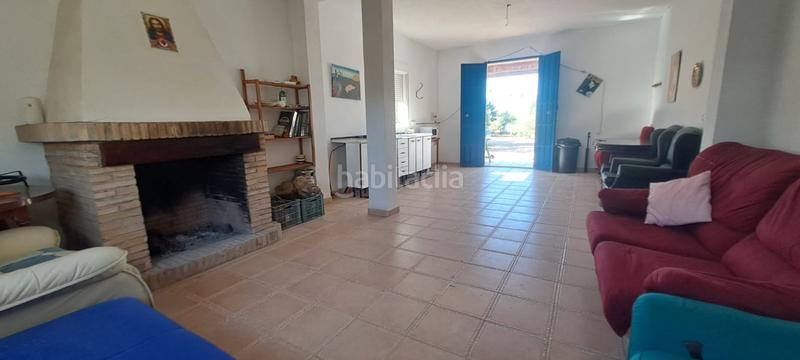 Foto 0ac50323-a57c-456a-b112-8e7c8066516b. Masía en exclusiva con remax finanbank presentamos esta finca rústica de 1.700 m de parcela y 138 m construidos, ubicada en una excelent en Pilas