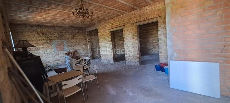 Foto 5d3c1d81-5b43-4991-ae2a-a49351297915. Masía en exclusiva con remax finanbank presentamos esta finca rústica de 1.700 m de parcela y 138 m construidos, ubicada en una excelent en Pilas