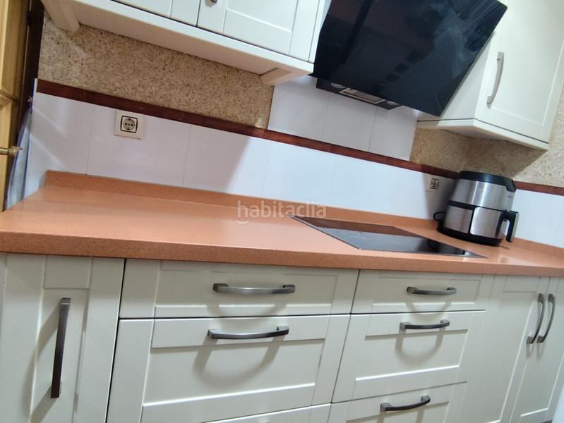 Foto d21c3b7f-79f7-47c2-9b41-1b78a6370db6. Casa adosada se vende casa adosada , en la urbanización el cortinal, a 7 minutos en coche del metro cuidad expo. con un en Mairena del Aljarafe