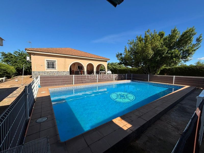 Foto 6a8bd63d-e917-4c94-bd52-9a391662cb55. Masia amb aparcament piscina a Valdezorras - El Gordillo Sevilla