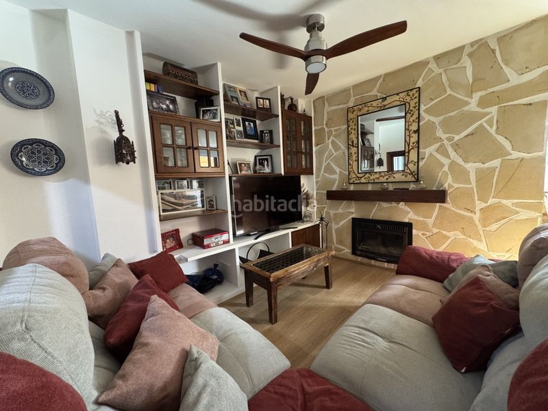 Foto 0ea77c96-4b01-46d7-9111-578cd0e7bc1d. Casa aparellada amb aparcament a Zona Universitaria Bormujos