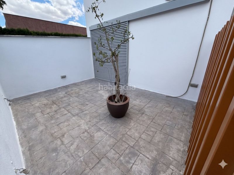 Foto d9d86057-aacd-4f89-955e-9c470a75ff7d. Xalet amb aparcament piscina a Zona Universitaria Bormujos