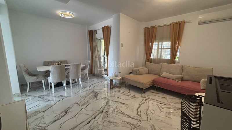 Foto c9d90045-a804-4d72-8204-13b1373a083f. Casa adossada amb aparcament a Huévar